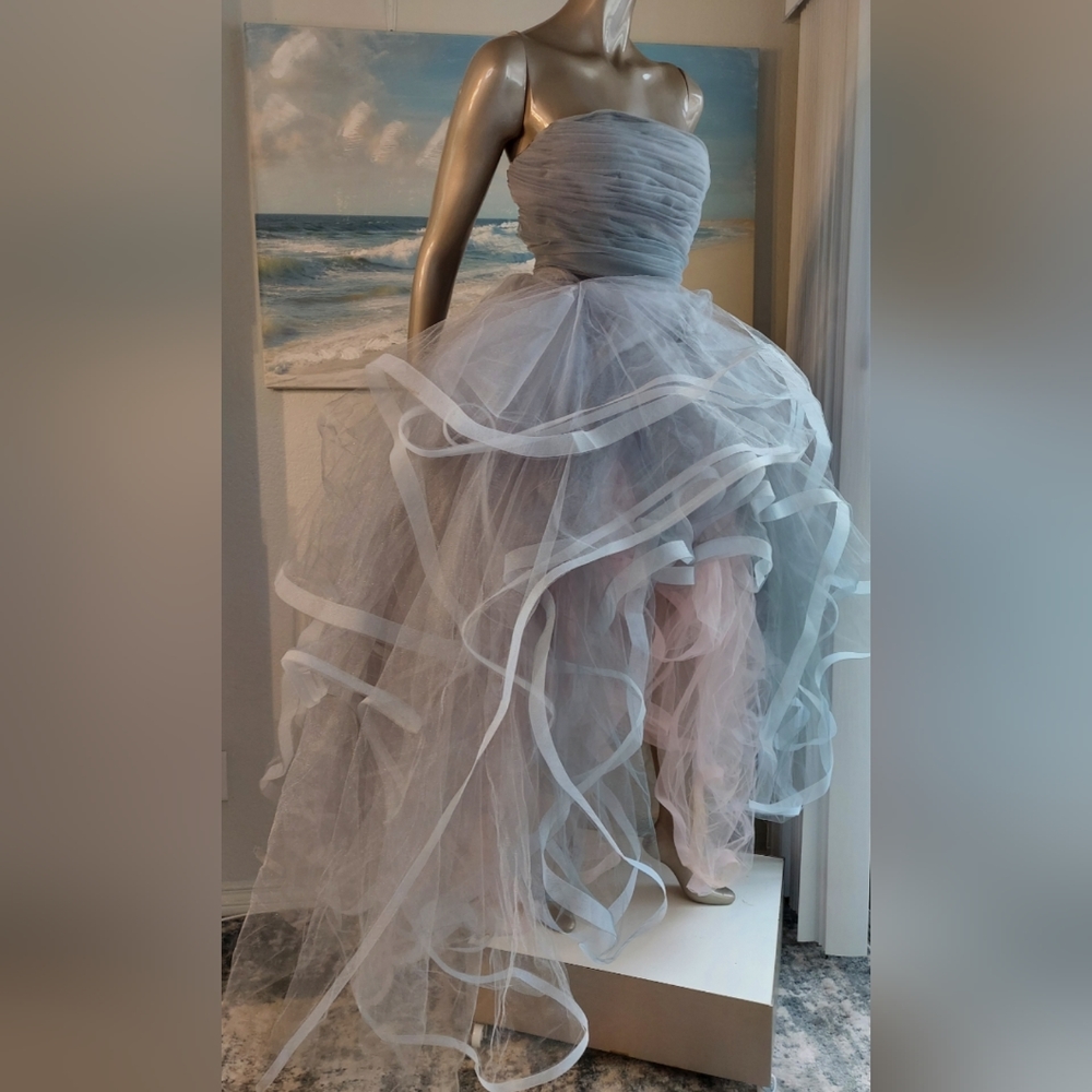 □$12,990 OSCAR DE LA RENTA CLOUD BLUE TULLE RUNWAY GOWN US 2 S - Picture 9 of 16
